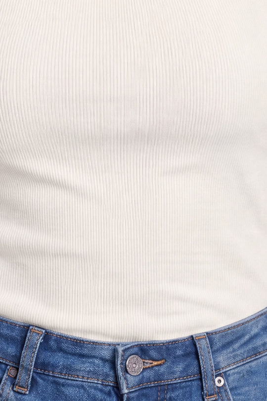 Camiseta Madrid 1153 · Color: BM · Detalle de tejido y ajuste a la cintura 