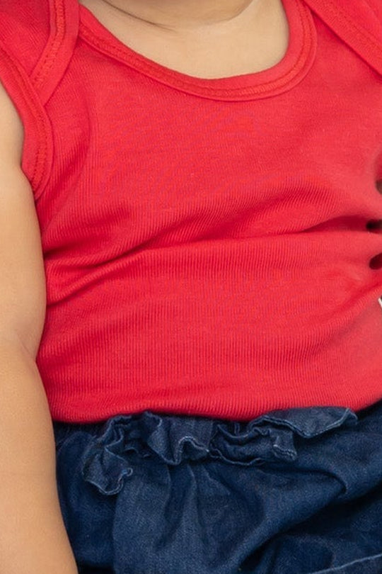 Almilla Clásica 1600 · Bebé niña · Color: RJ · Detalle de cuello y tejido 