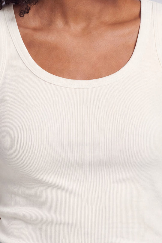 Camiseta Madrid 1153 · Color: BM · Detalle de cuello y tejido 