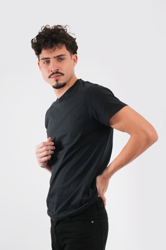 Franela Básica de hombre 1355NG - Negro - Foto 01 