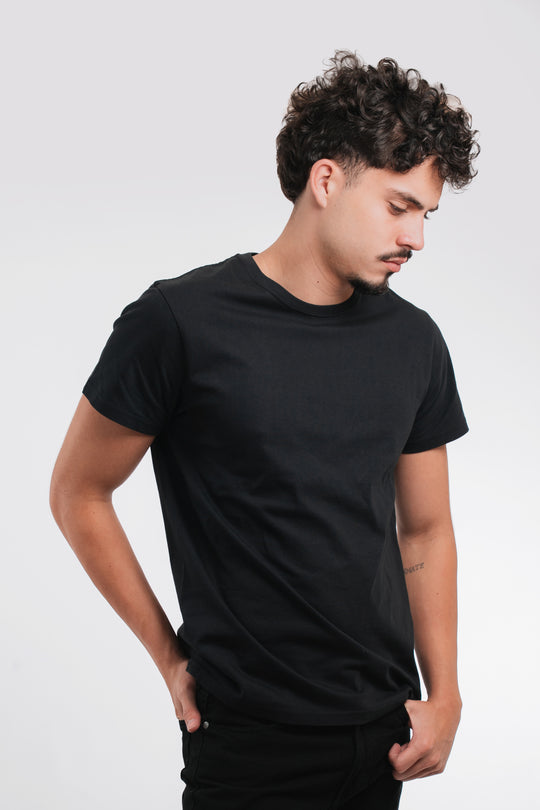 Franela Básica de hombre 1355NG - Negro - Foto 02 