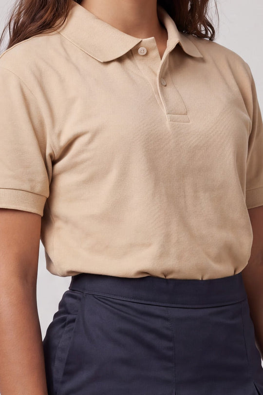 Chemise Polycotton Escolar · Color: BG · Detalle del cuello, la tapeta y la manga 