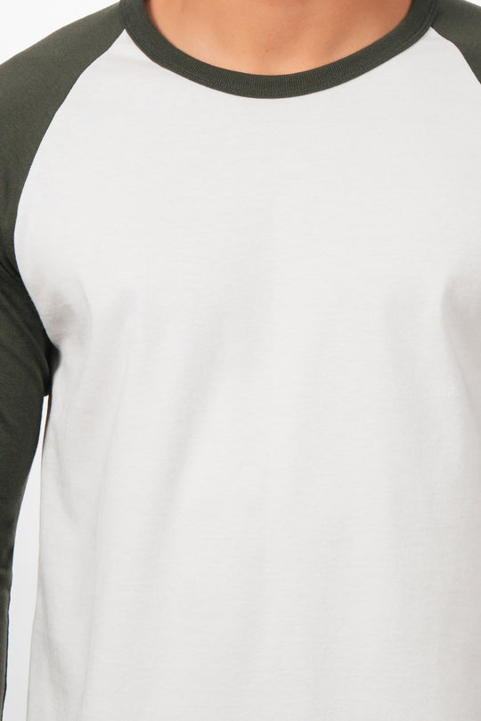 Franela Manga Raglán 1310 · Color: BL · Diseño: VF · Detalle de cuello y costura raglan 