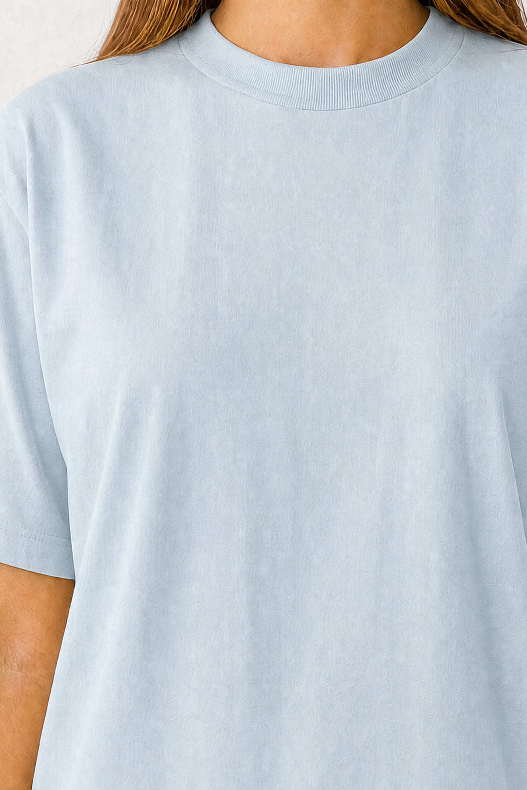 Franela Clásica Cuello O 1300 · Mujer · Color: ZL · Detalle del cuello y tejido 